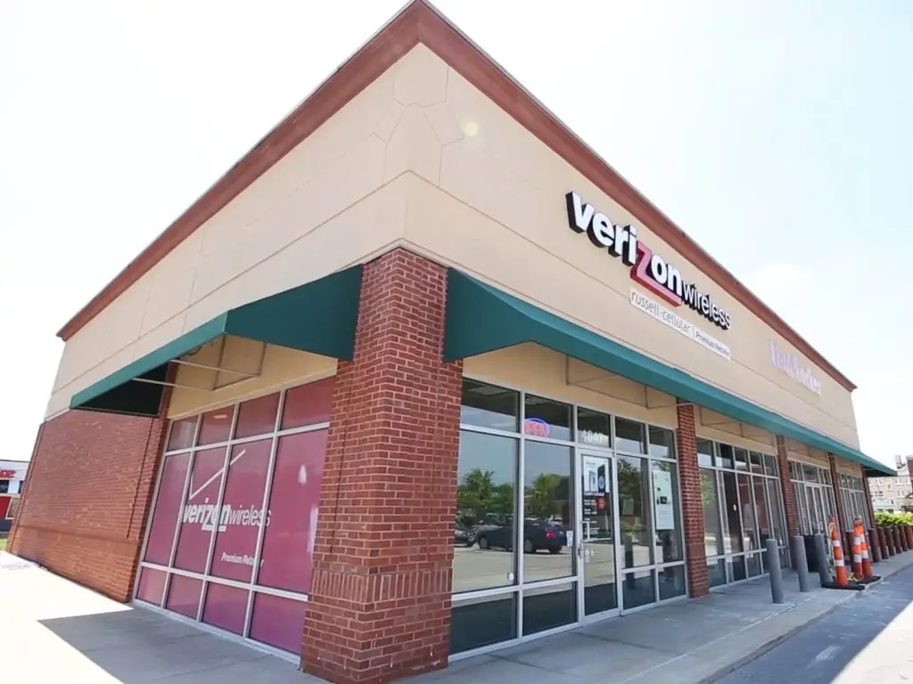Russell Cellular Verizon store, from the CCB Technology client video